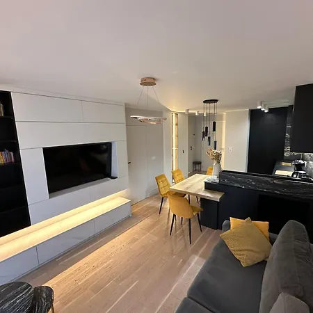 Apartament Elegant Minutes From Paris