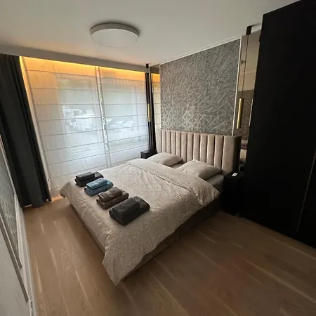 Apartament Elegant Minutes From Paris